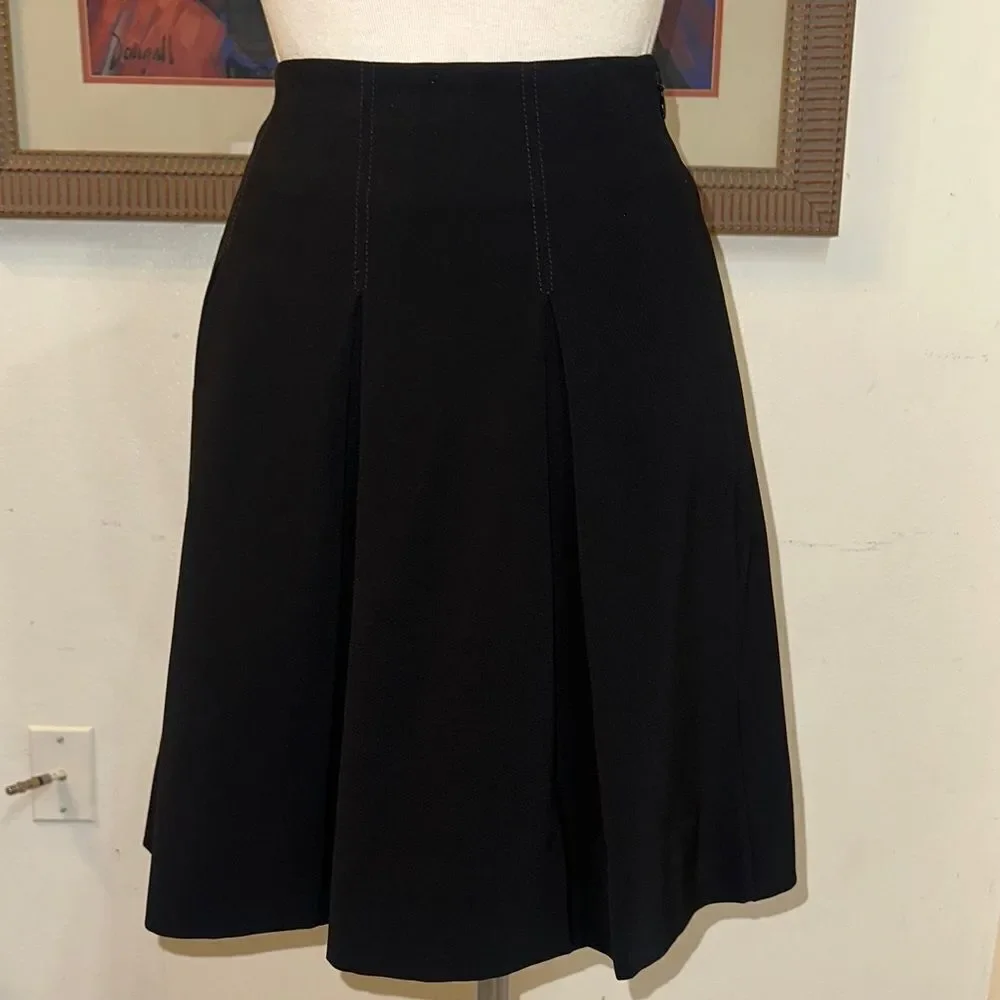 WHBM Black Pleated Skirt Size 00